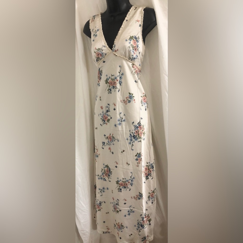 Jessica Simpson cream ditsy floral satin effect maxi dress size medium brand new - Picture 1 of 16